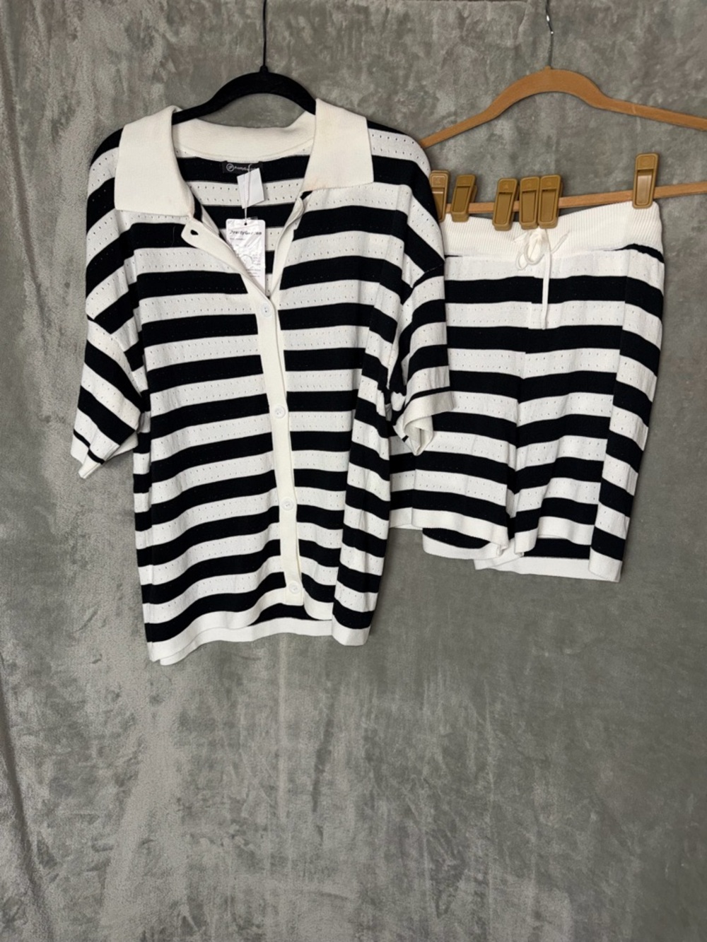 Trendy NWT 2 Piece Set Size M Black White Striped Knit Top Shorts Matching Set - Picture 4 of 4